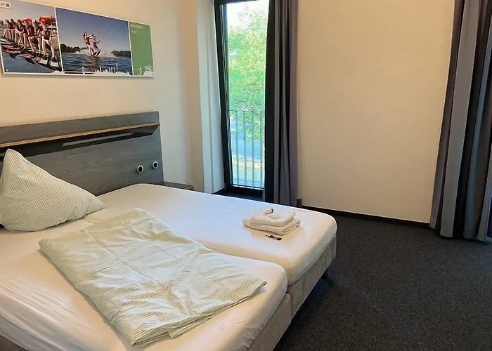 杜伊斯堡健身公园青年旅馆 *